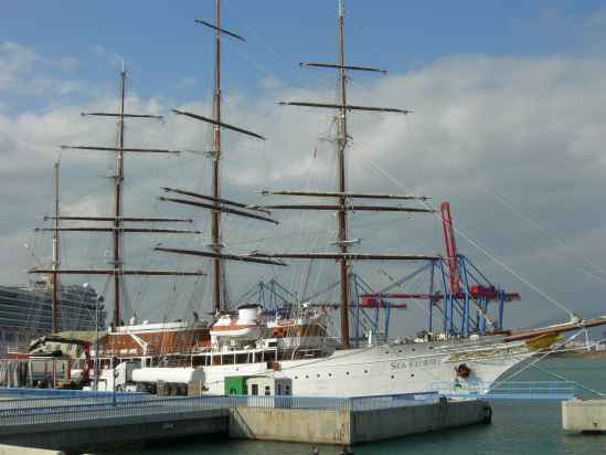 El crucero Sea Cloud es reparado en el Puerto de Mlaga